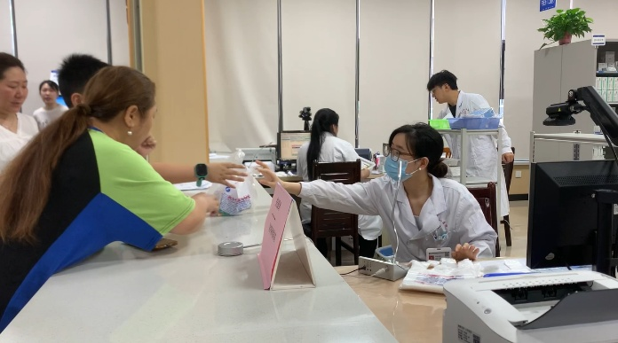 第18个世界药师节——致敬药师：以专业筑防线，以温情护用药