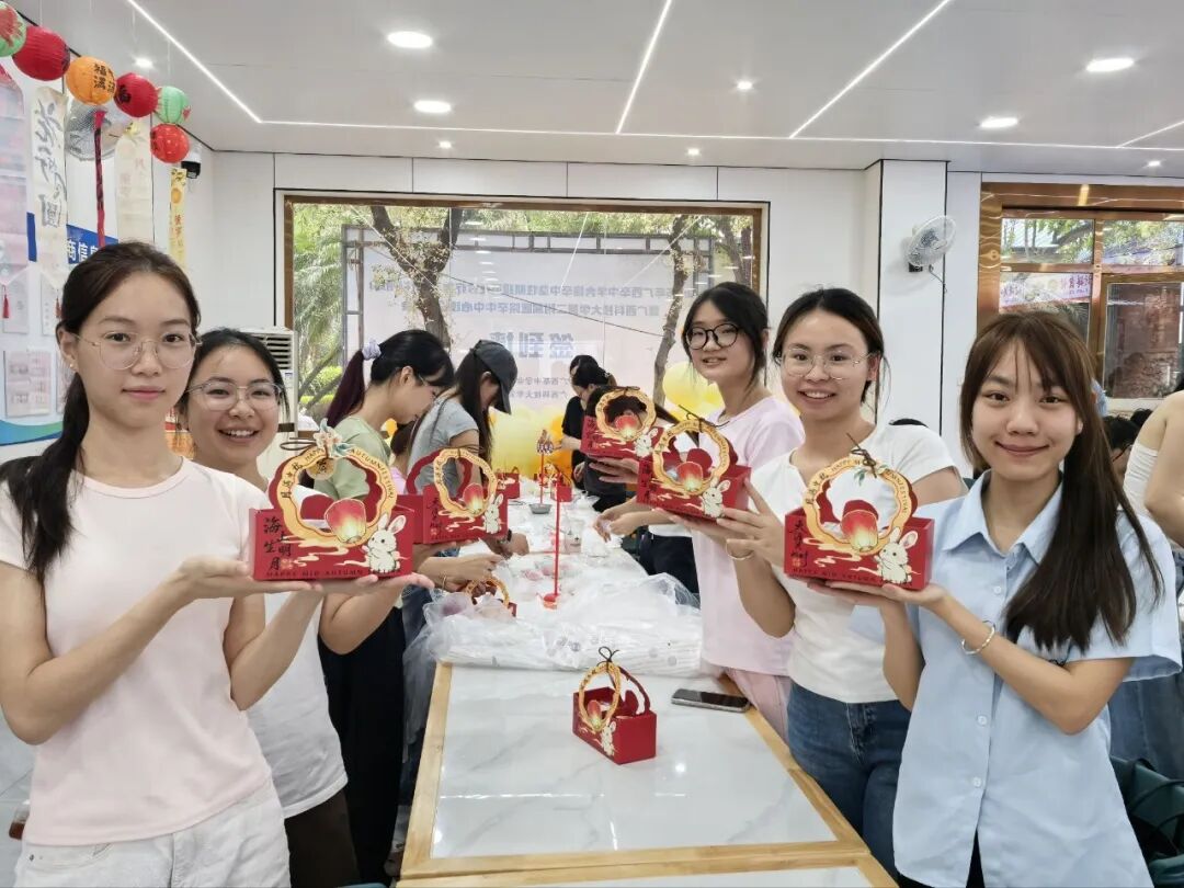 【我们的节日·中秋节】我院开展中秋月饼DIY主题活动
