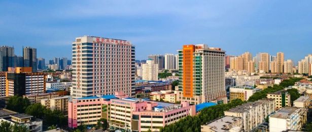 以赛促练砺精兵 智启微创新征程——全市首届外科机器人手术操作技能竞赛，在郑州市中心医院圆满收官