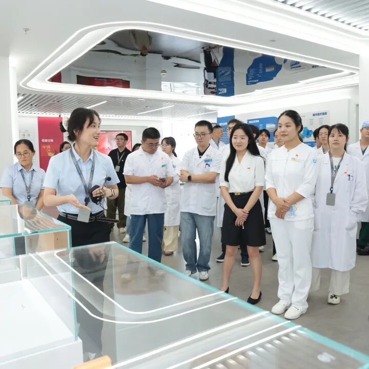 九十五载薪火传:一场跨越时空的医者对话