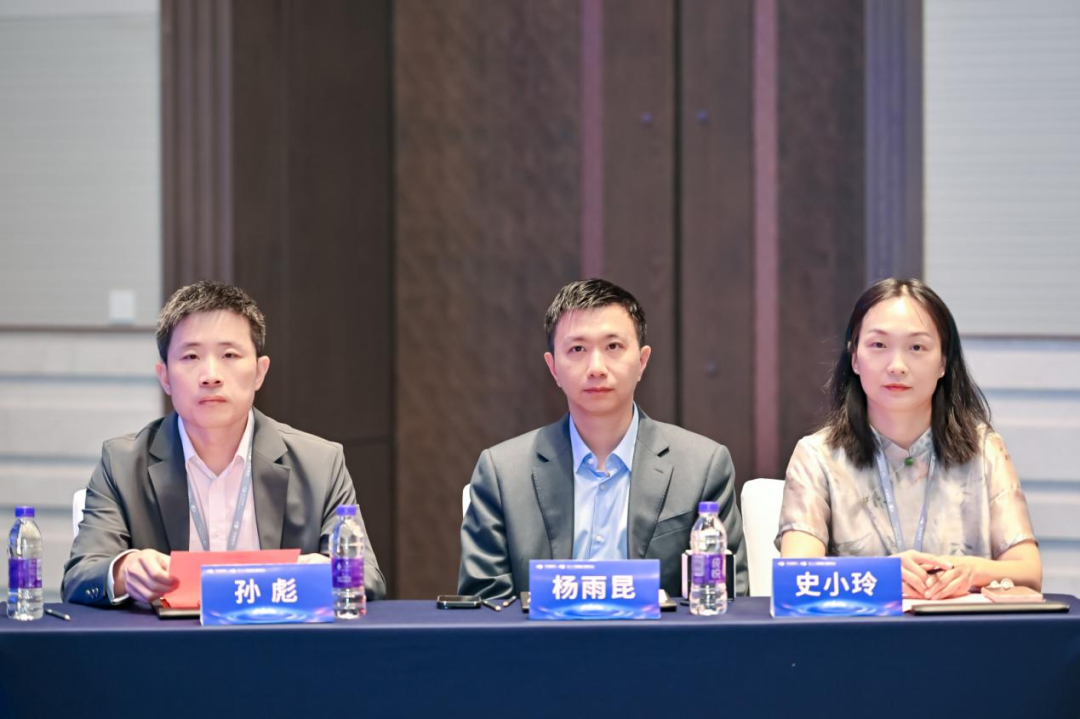 深耕不辍·逐光前行 | 华厦眼科医院集团2026年第九届眼屈光学组会议召开