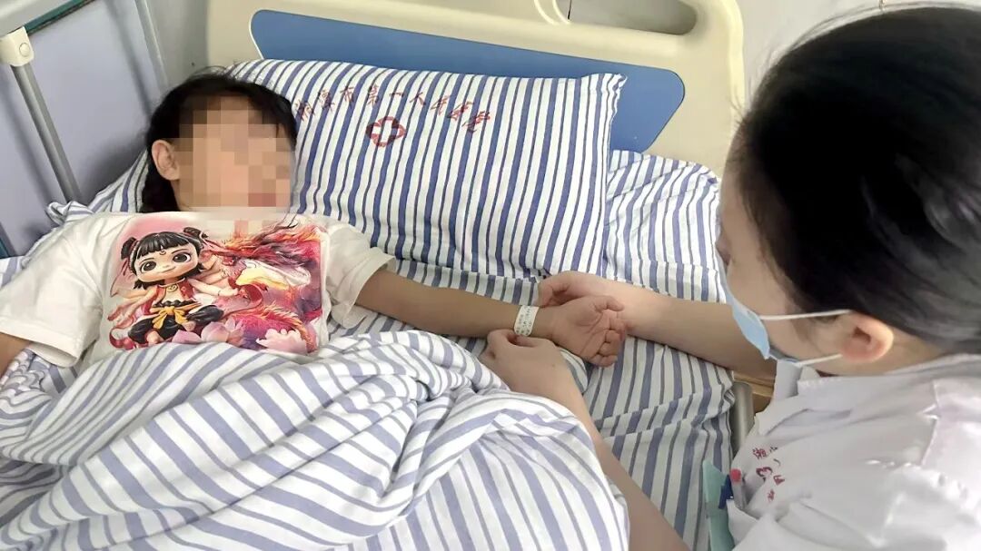 【一医护理人文】第十六期|微光暖童心:儿科病房里的温柔守望