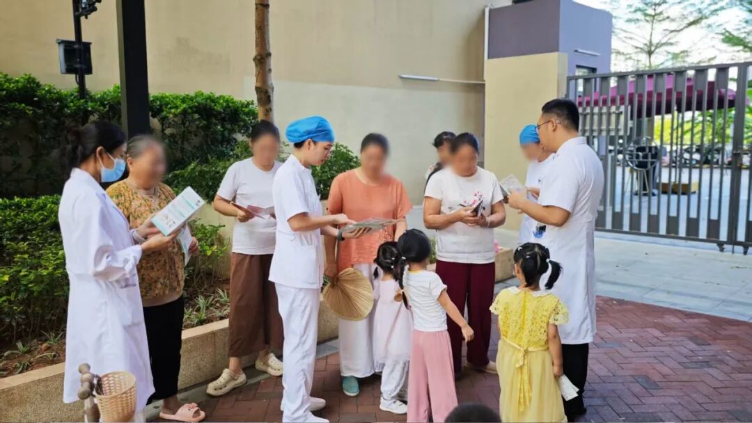 广西自贸区医院急诊科走进悦年华社区开展狂犬病专项科普
