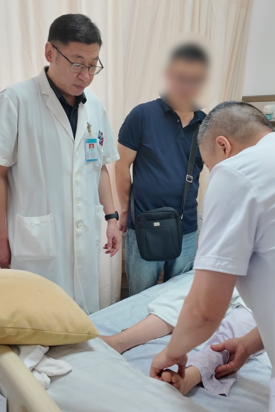 undefined 一群人用爱守住的生命奇迹!昏迷一年多后,顺德50岁女子不仅在中秋节前苏醒了,而且……