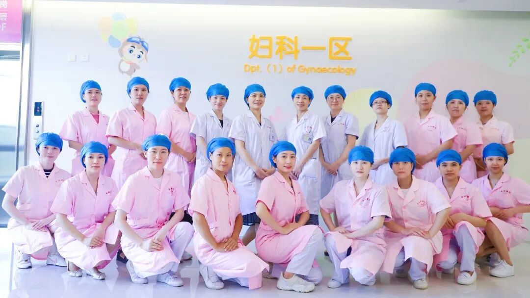 绝经后出血腹如孕 5 月!韶妇幼首例单孔腹腔镜子宫内膜癌高难度全面分期手术成功→
