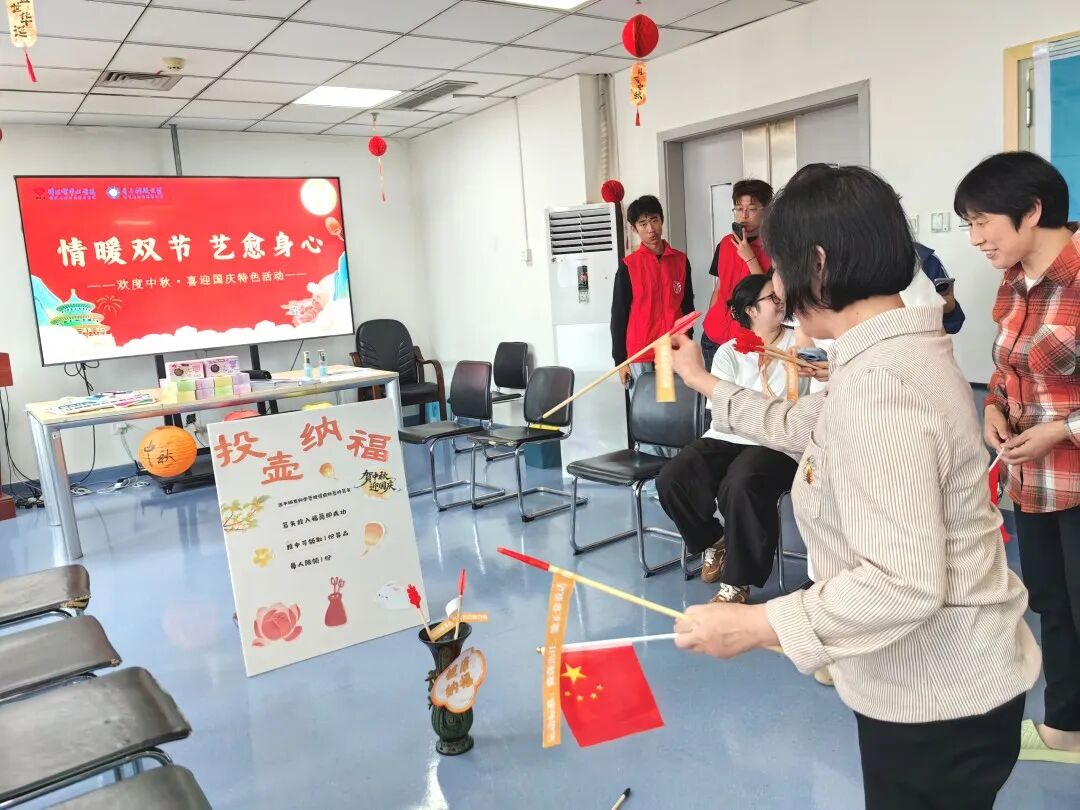【“艺”起度佳节 银龄享安康】市中心医院艺术疗愈赋能老年慢病管理