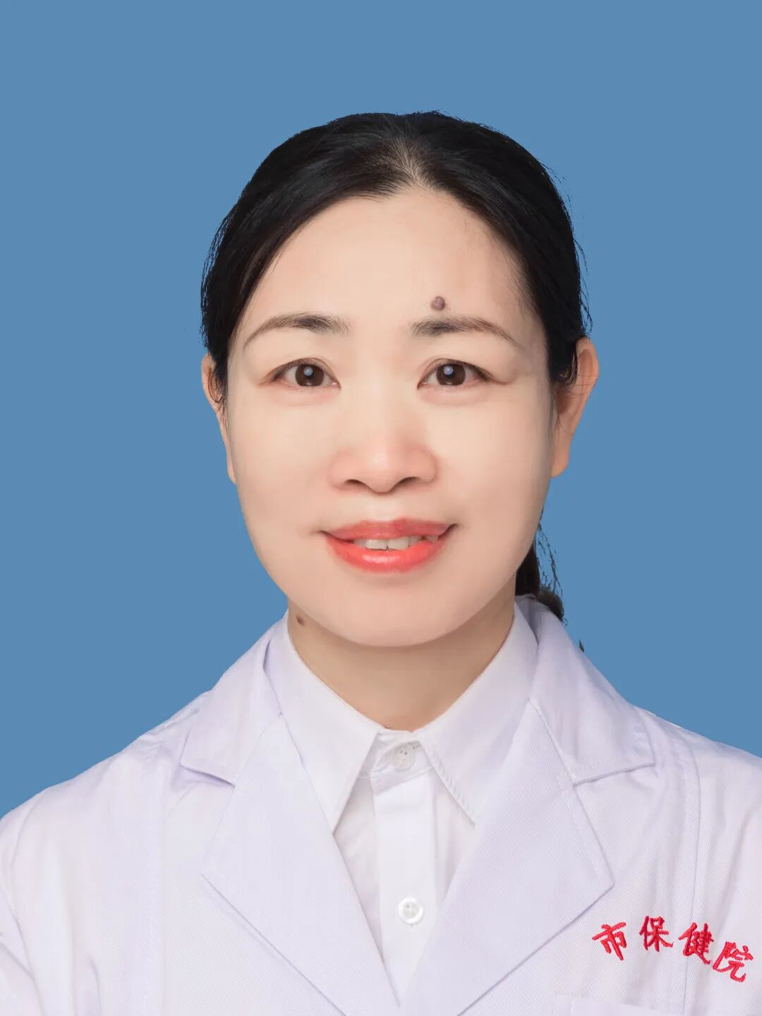 绝经后出血腹如孕 5 月！韶妇幼首例单孔腹腔镜子宫内膜癌高难度全面分期手术成功→