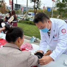 【科学防狂犬 守护生命线】我院开展狂犬病防治宣传义诊活动