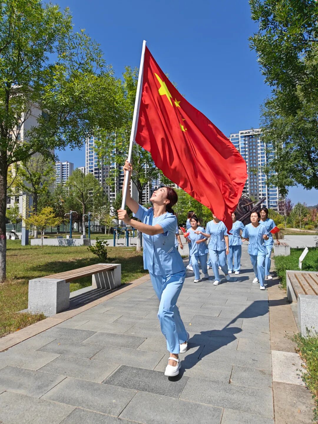 光影献礼迎华诞 惠民服务暖人心——我院开展国庆主题活动