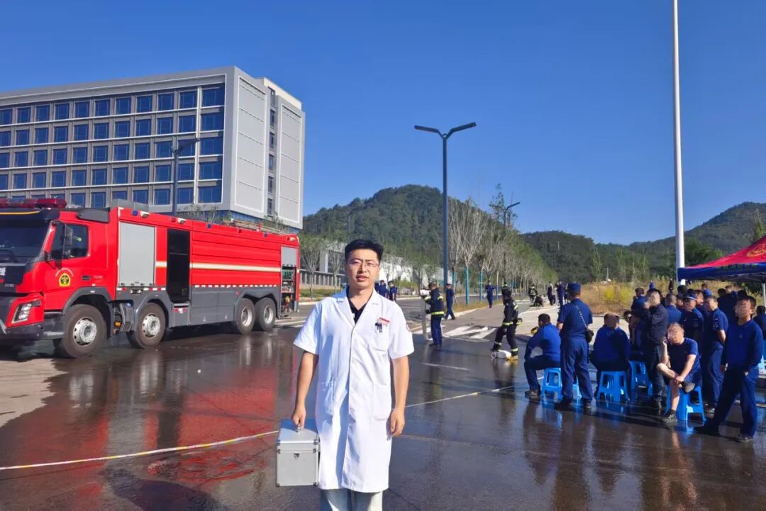 光影献礼迎华诞 惠民服务暖人心——我院开展国庆主题活动