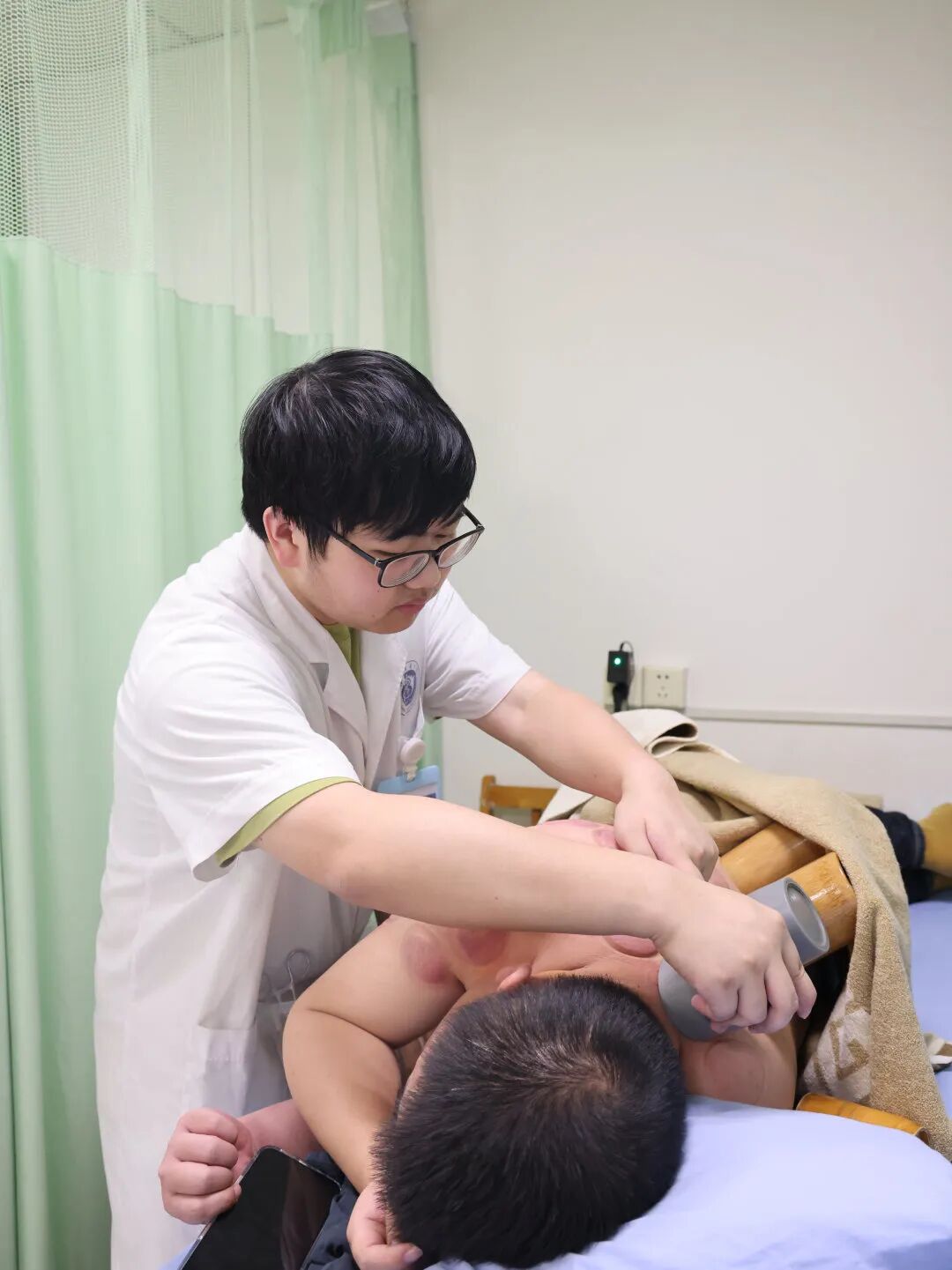 国庆特辑｜翻开“我们”的朋友圈故事