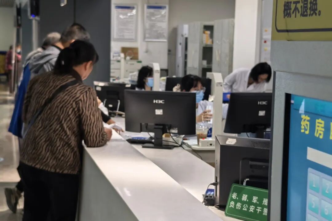 国庆特辑｜翻开“我们”的朋友圈故事