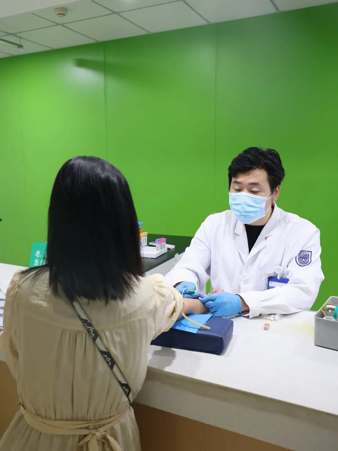 国庆特辑｜翻开“我们”的朋友圈故事