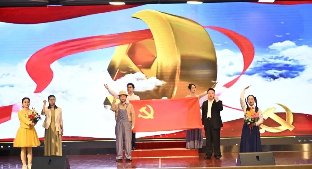 石榴花开聚医心 红歌嘹亮映初心 华润武钢总医院以团结之声献礼祖国77周年华诞