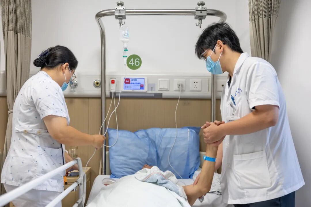 国庆 | 以坚守，致敬祖国母亲
