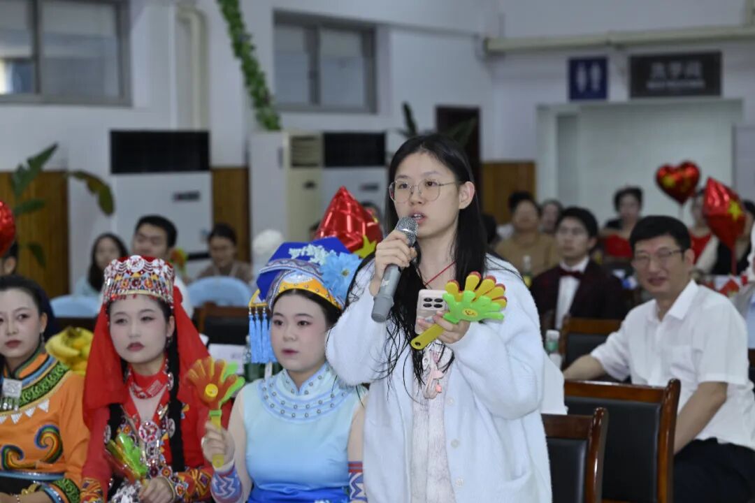 石榴花开聚医心 红歌嘹亮映初心 华润武钢总医院以团结之声献礼祖国77周年华诞