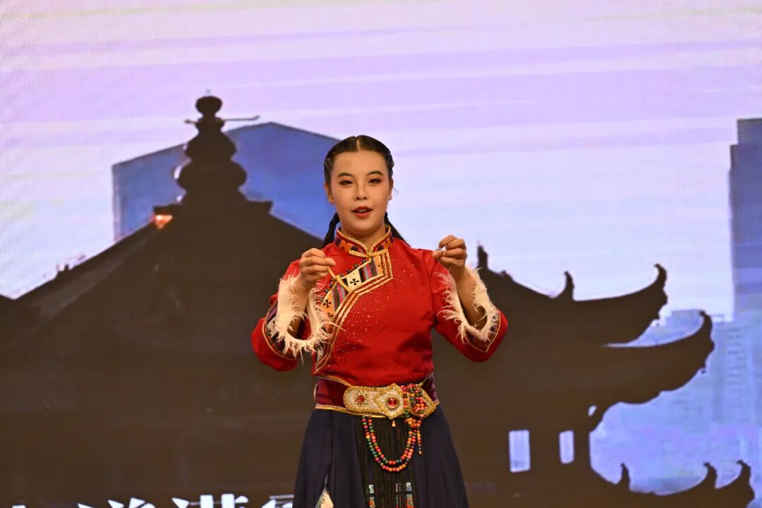 石榴花开聚医心 红歌嘹亮映初心 华润武钢总医院以团结之声献礼祖国77周年华诞