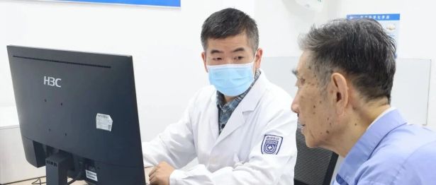 国庆特辑｜翻开“我们”的朋友圈故事