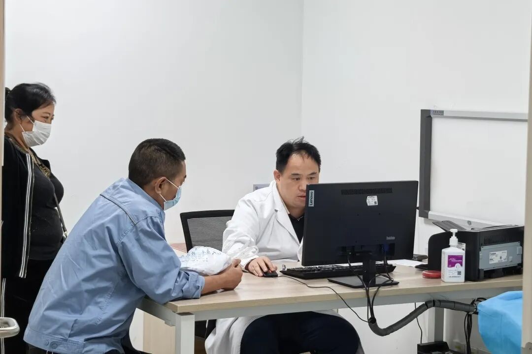 国庆特辑｜翻开“我们”的朋友圈故事