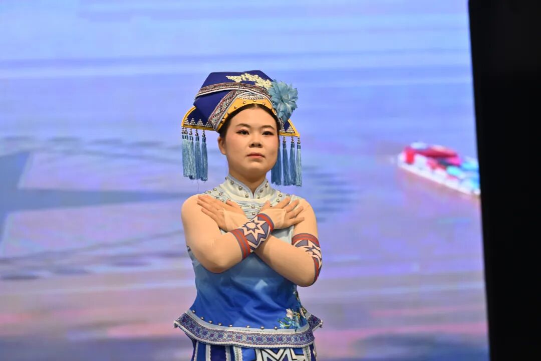 石榴花开聚医心 红歌嘹亮映初心 华润武钢总医院以团结之声献礼祖国77周年华诞