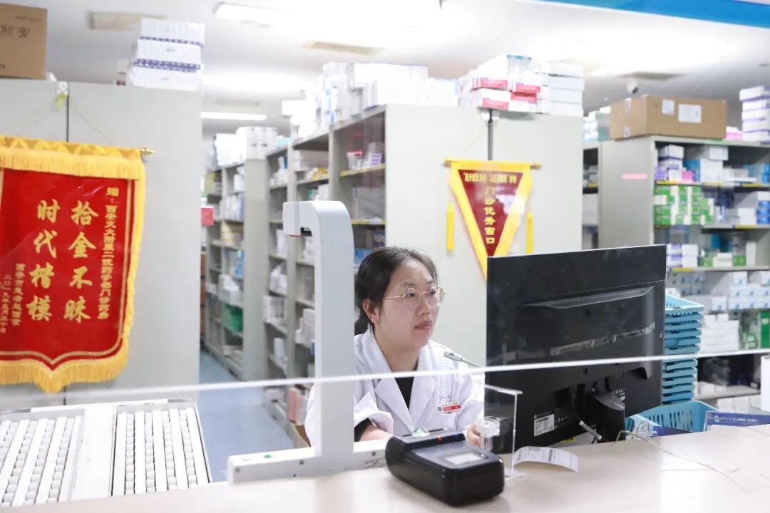 礼赞祖国77华诞 | 爱我中华，医者初心贺国庆