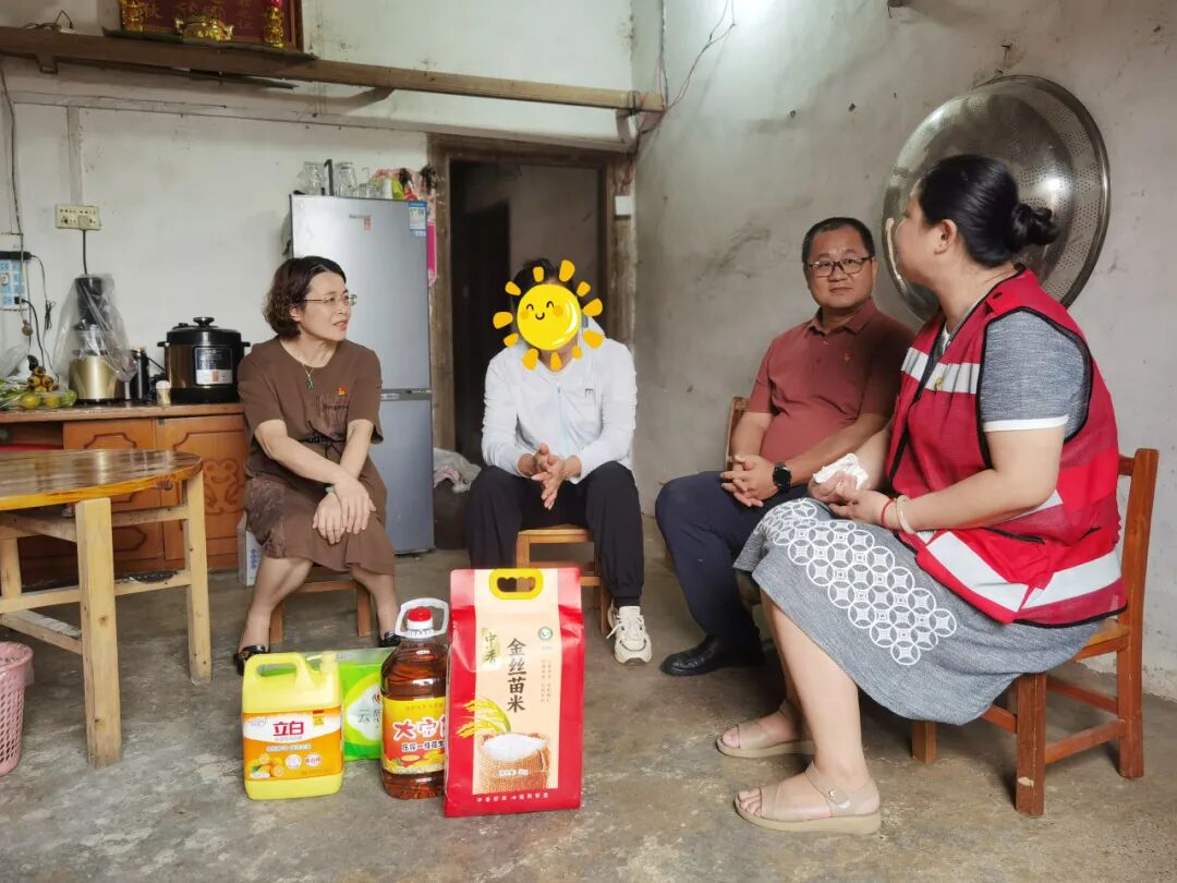 【院事】我院赴融安县潭头乡新桂村开展走访慰问暨急救技能培训活动