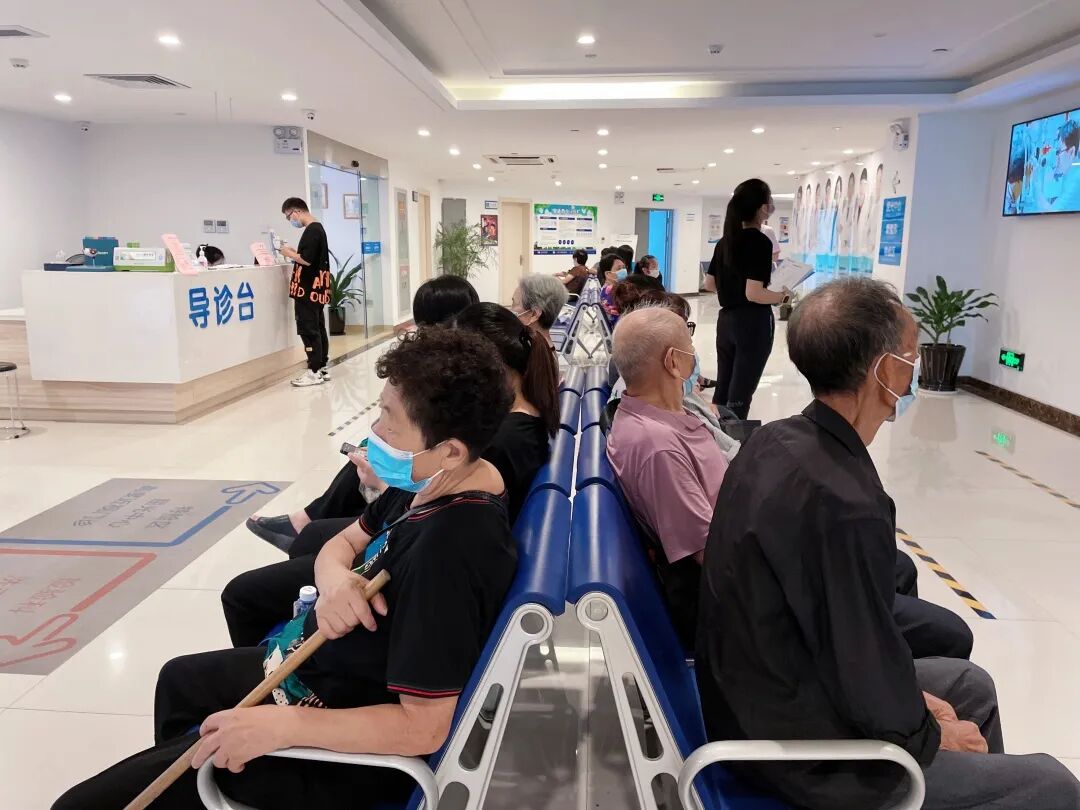 三十余年公益路,光明温暖银龄心——温州华厦明乐眼科医院亮相2026温州康养时尚生活节