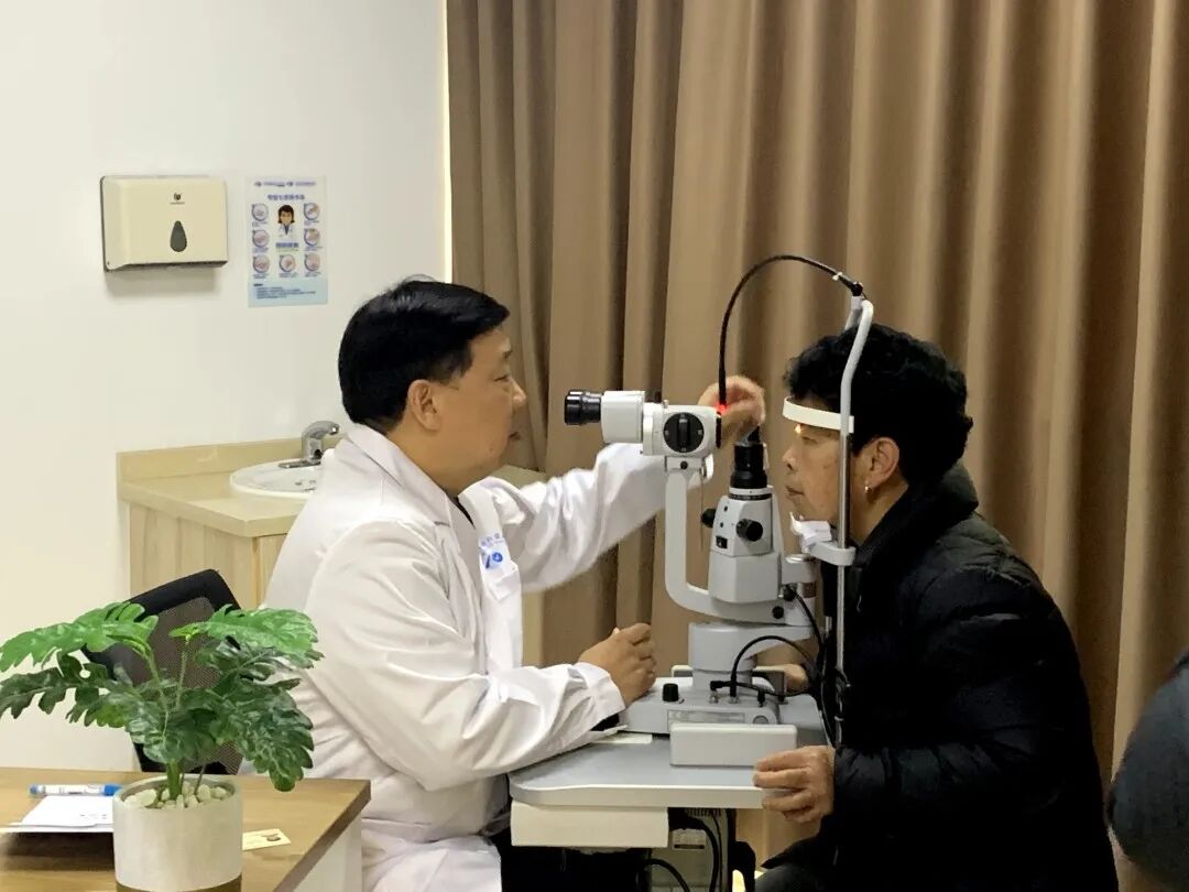 三十余年公益路,光明温暖银龄心——温州华厦明乐眼科医院亮相2026温州康养时尚生活节