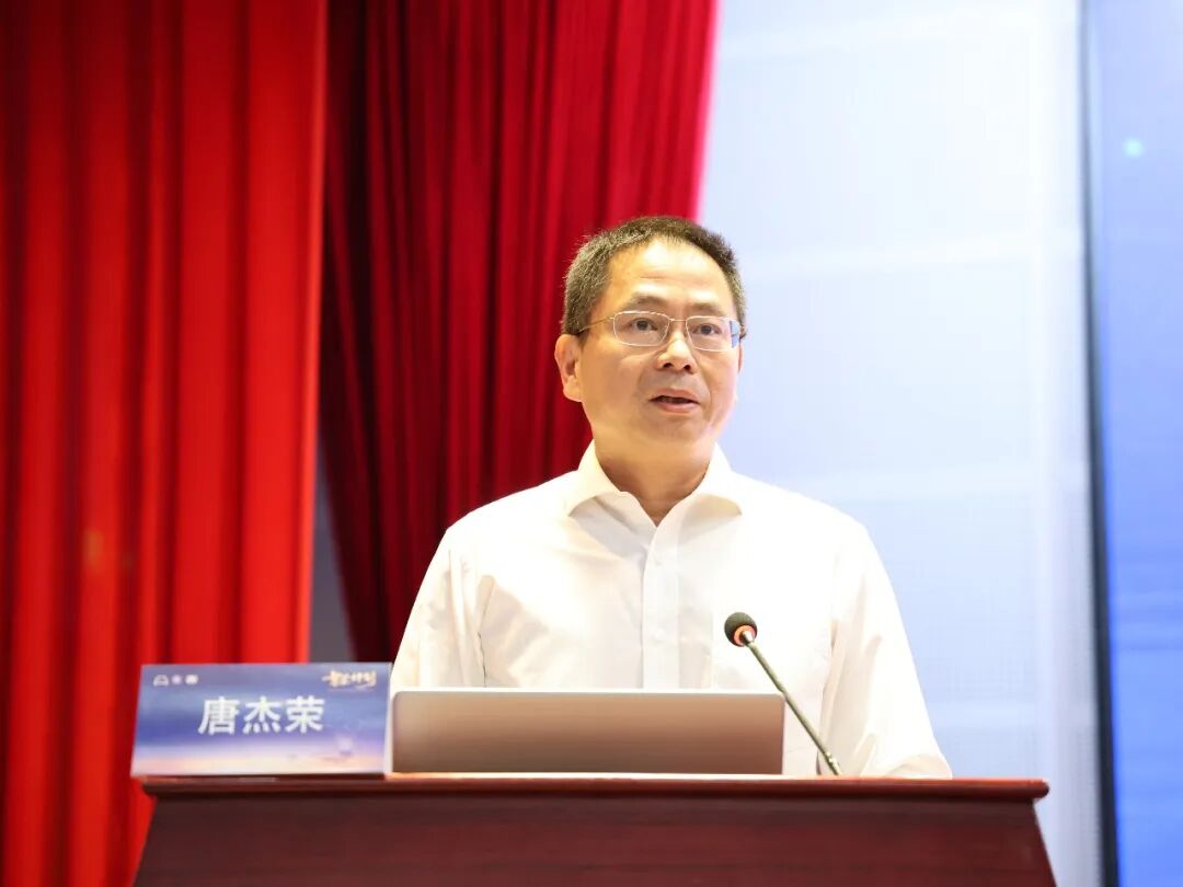 【学术前沿】“繁星”赋能基层，指南守护呼吸——“繁星计划”湖南·湘潭站巡讲在我院顺利举行