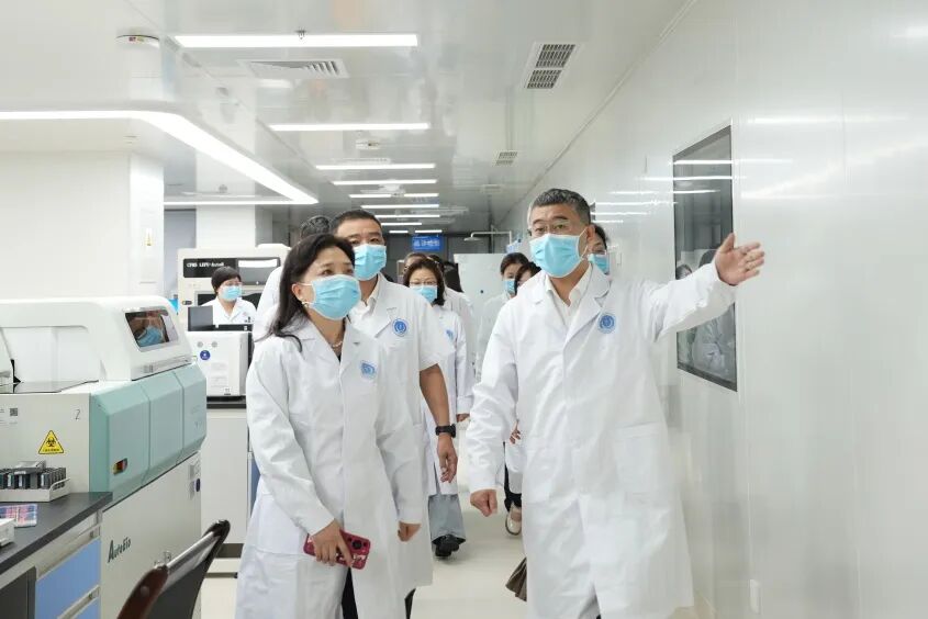 金堂县第一人民医院实验医学科顺利通过ISO15189质量管理体系现场复评，输血科、病理科成功扩项