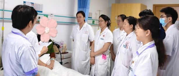 【守护健康】区域共建 为爱护航——我院乳腺外科举办乳腺癌规范化诊疗业务交流活动