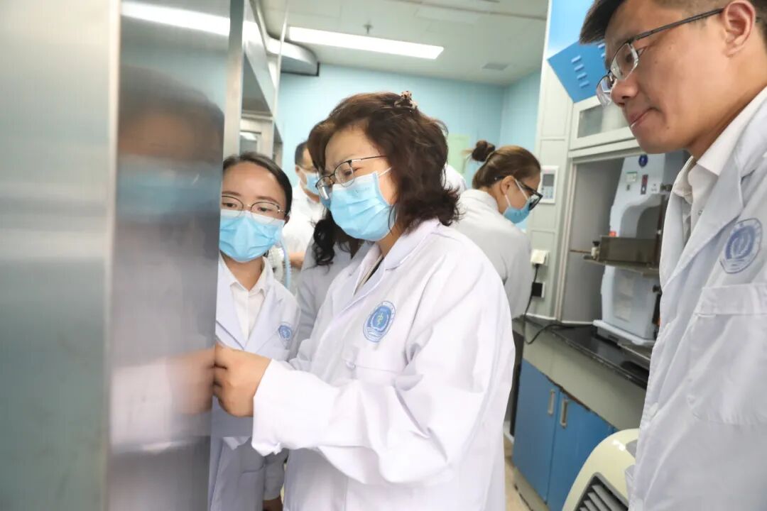 金堂县第一人民医院实验医学科顺利通过ISO15189质量管理体系现场复评，输血科、病理科成功扩项