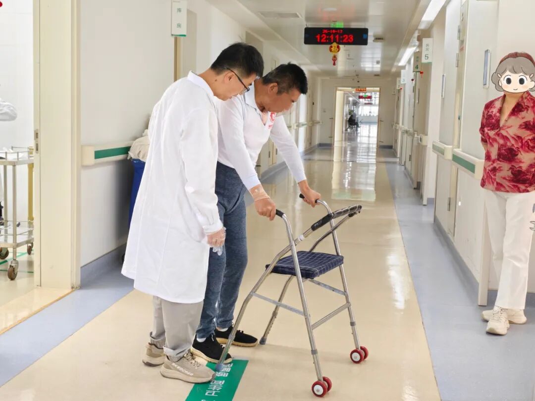【优质服务】做完手术不用来回跑，康复治疗师直接驻进病房！