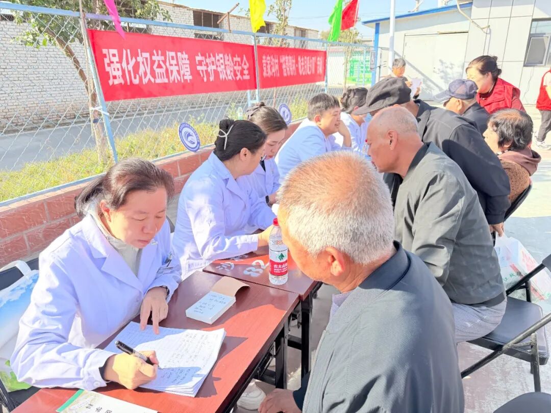 【敬老月】情暖重阳护银龄|我院老年医学科健康服务进社区
