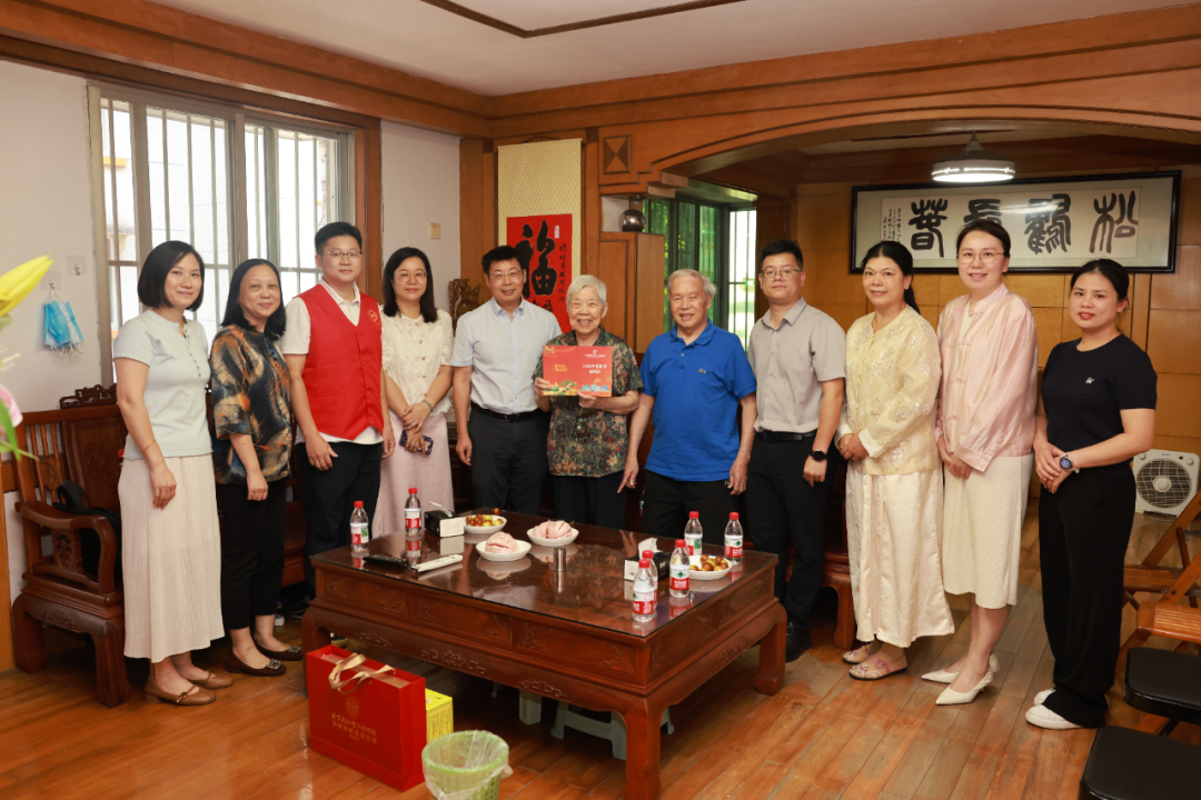 薪传芳华 礼敬重阳丨广西医科大一附院开展2026年重阳节系列活动