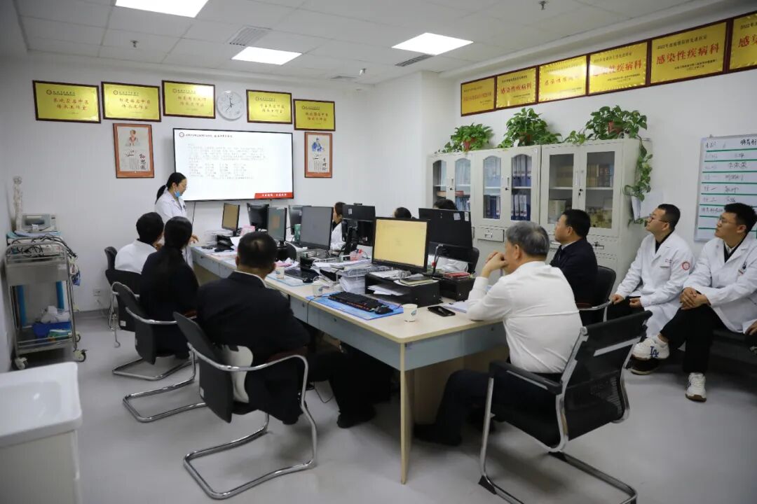 名师传薪火 思辨促提升|岐黄学者刘清泉教授在我院讲学收徒并开展教学查房