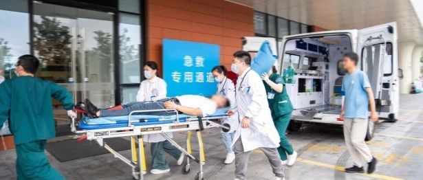 突发心梗！争分夺秒抢通血管
