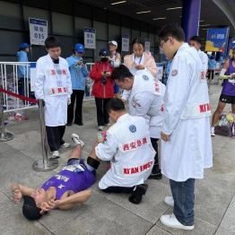 坚守医疗防线 助力平安“西马”——西安市中医医院圆满完成2026西安国际马拉松赛医疗保障任务