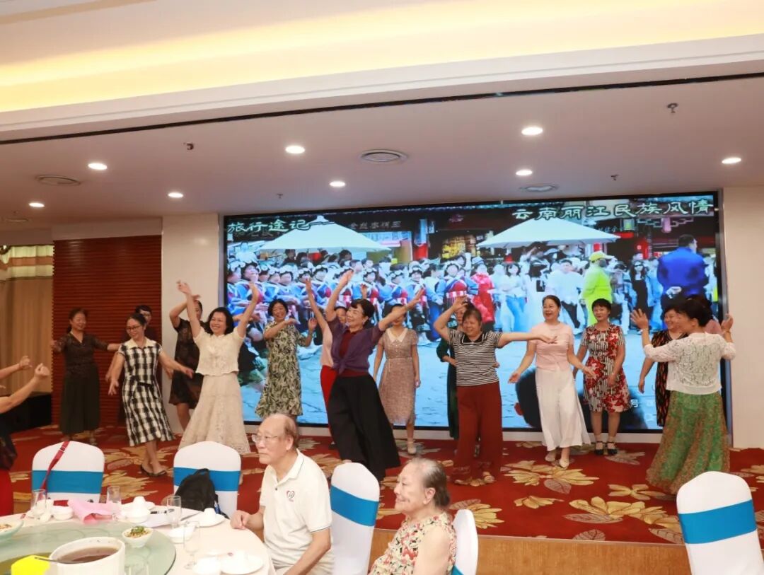 金秋敬老 情暖重阳｜我院举办重阳节离退休职工茶话会