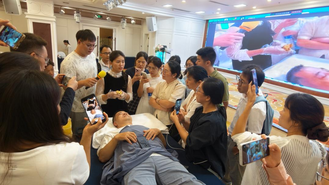 我院成功举办广西名老中医张勉教授学术经验传承暨中医外治疗法在耳鼻咽喉科临床应用学习班、郝小波名中医经验传承暨专科诊疗新进展学习班