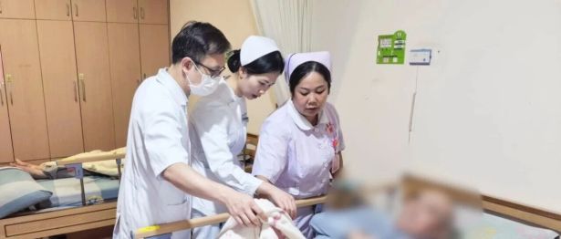 重阳敬老｜我院与五象养老服务中心联合开展常态化巡诊查房
