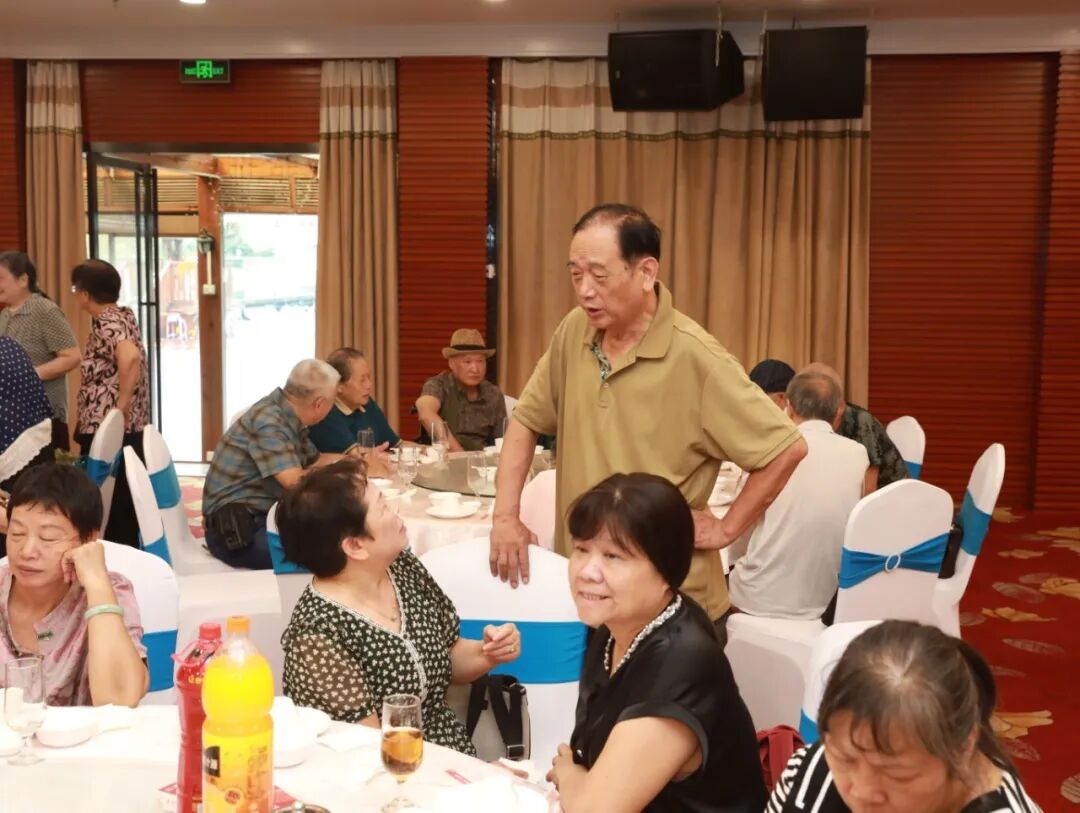 金秋敬老 情暖重阳｜我院举办重阳节离退休职工茶话会
