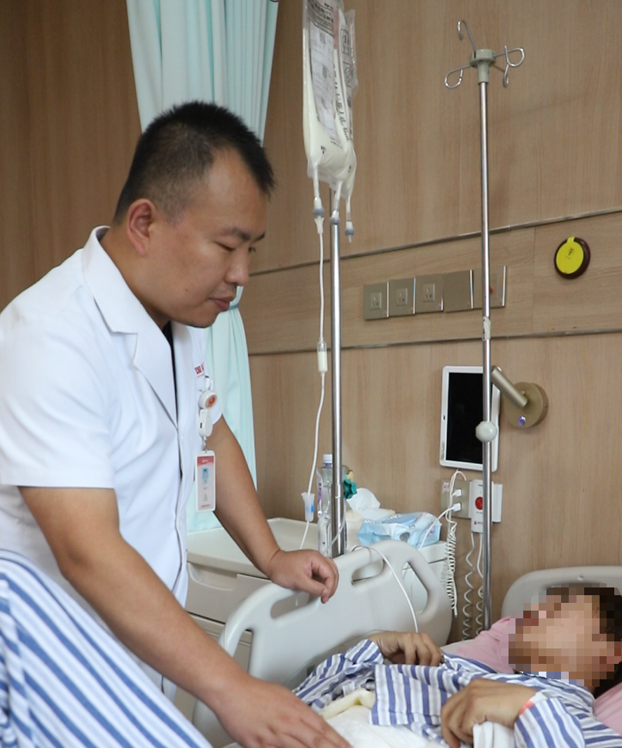 骑电动车摔跤后没外伤,但脾脏断裂,腹腔出血900毫升