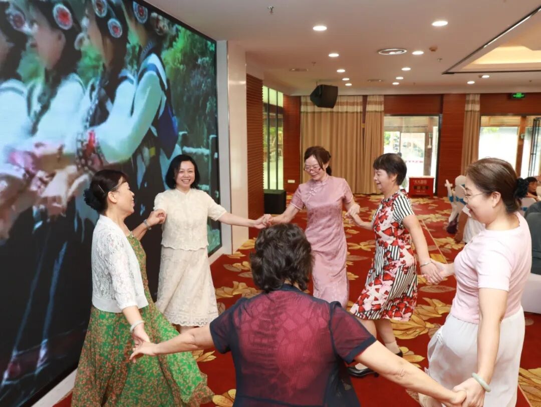金秋敬老 情暖重阳｜我院举办重阳节离退休职工茶话会