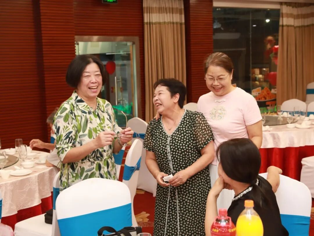 金秋敬老 情暖重阳｜我院举办重阳节离退休职工茶话会