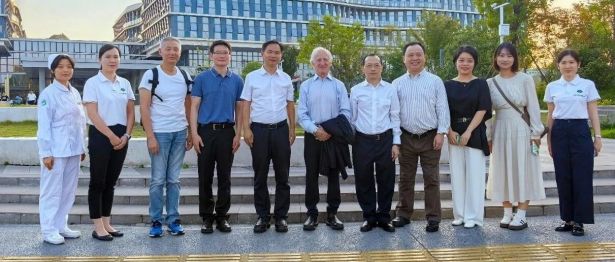 诺贝尔奖得主马里奥・卡佩奇教授莅临桂林医科大学一附院参观交流