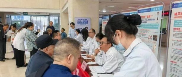 我院联合市级专家开展世界卒中日、世界镇痛日多学科联合义诊活动