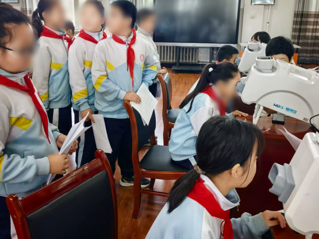 批发价几十元，零售价近两千！儿童防控镜片乱象下，家长该如何选择？
