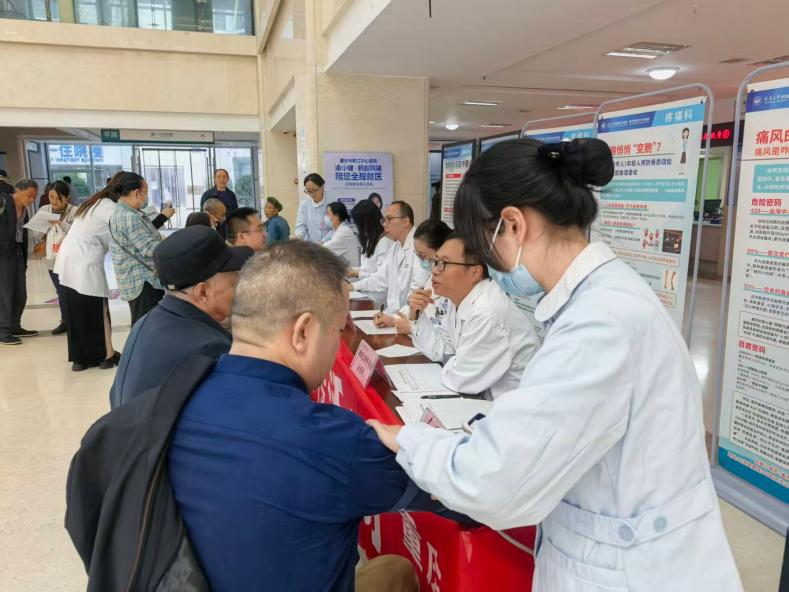 我院联合市级专家开展世界卒中日、世界镇痛日多学科联合义诊活动