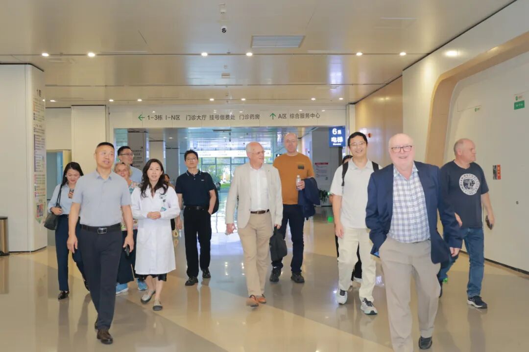 国际血液学专家莅临桂林医科大学一附院漓东院区参观交流
